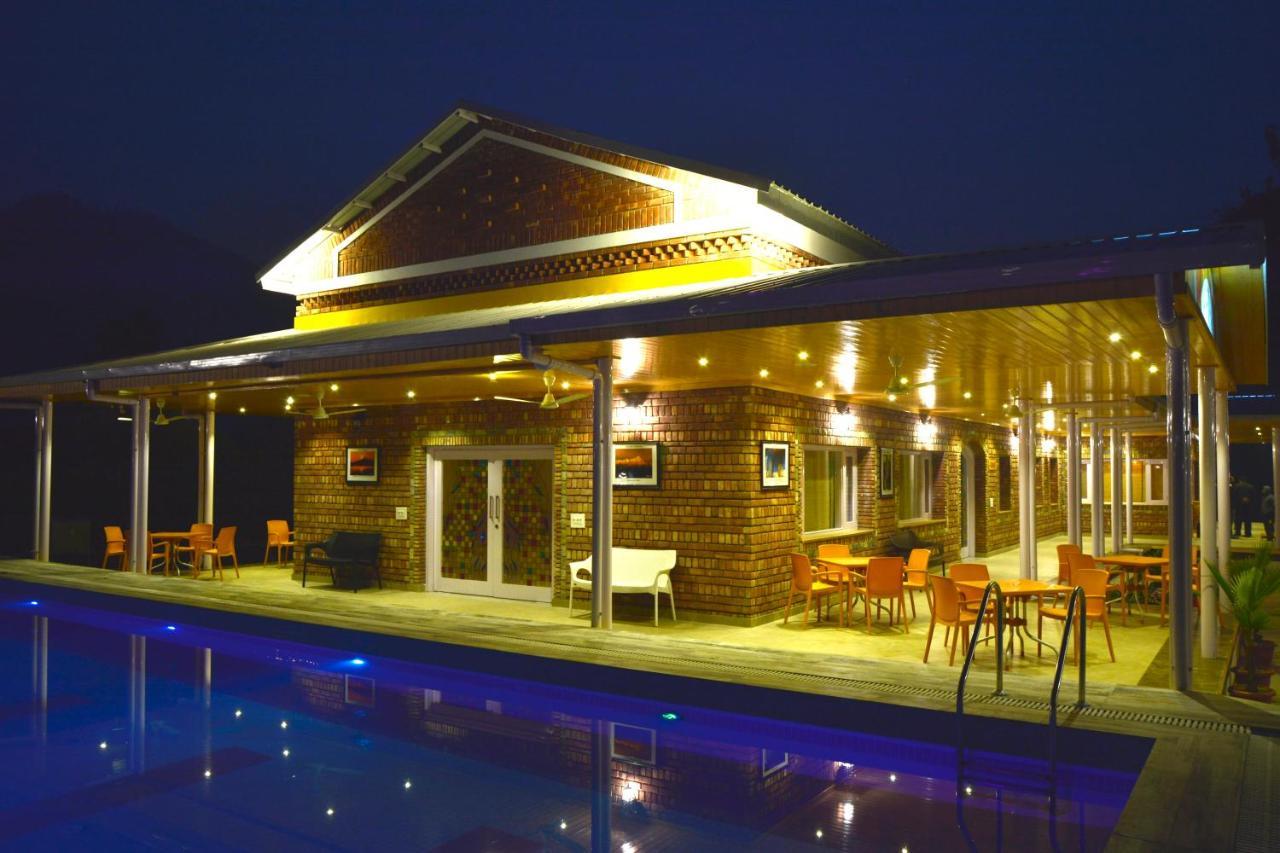 Four Banyans Spirit & Nature Resort Rāipur Екстериор снимка